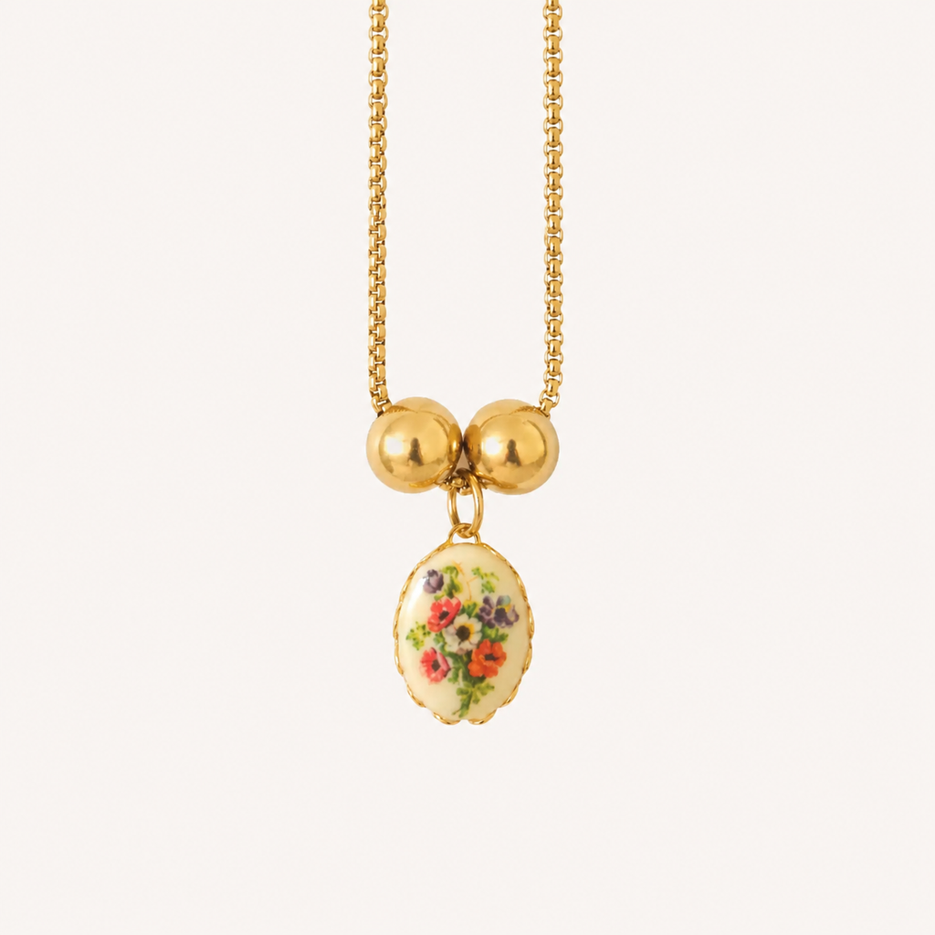 Petite Fleur Cameo Necklace
