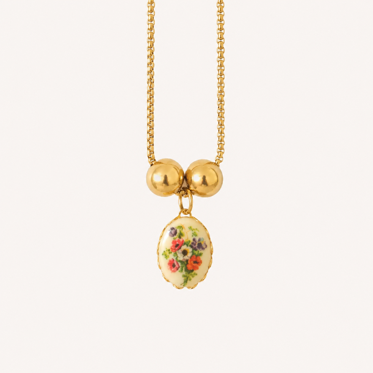 Petite Fleur Cameo Necklace