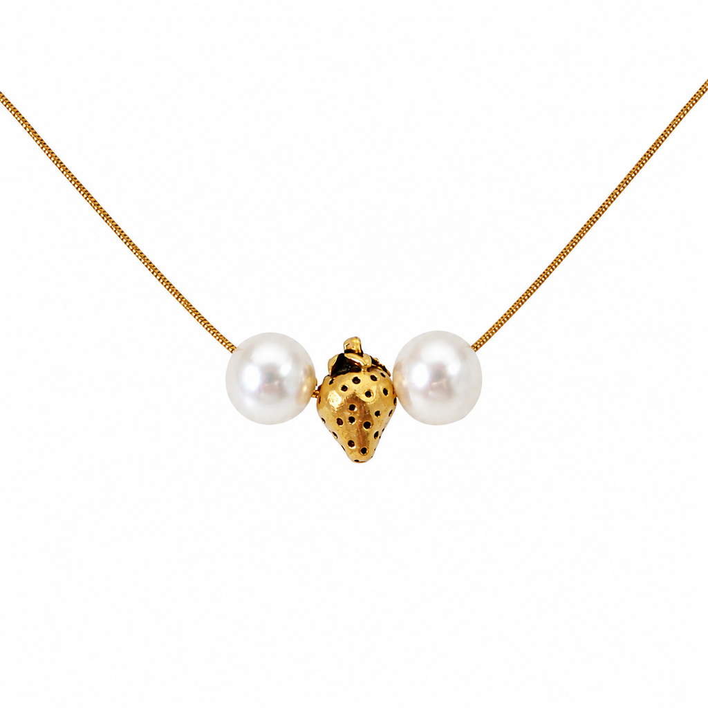 Petite Fraise Pearl Necklace