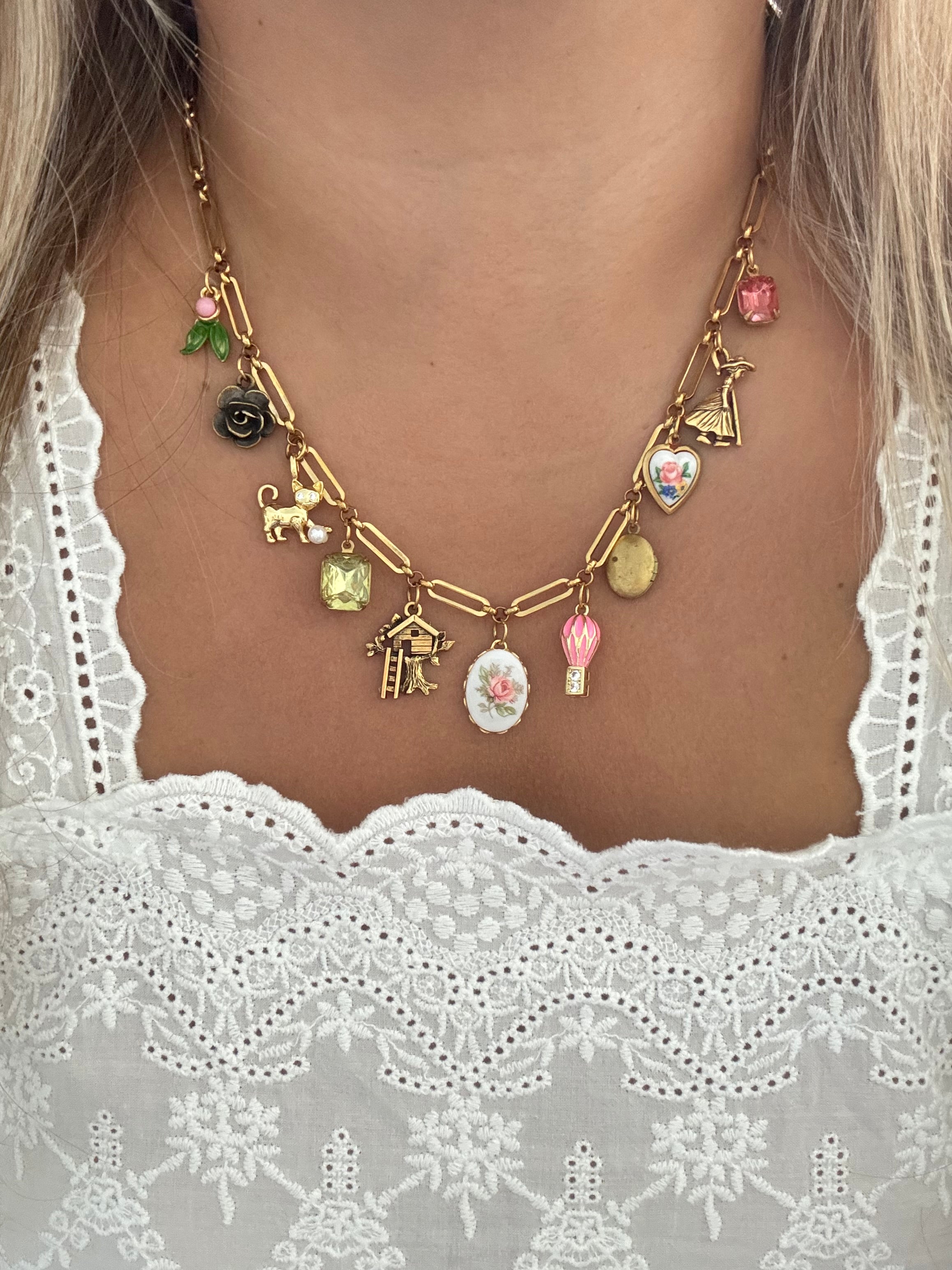 Château Jardin Charm Necklace