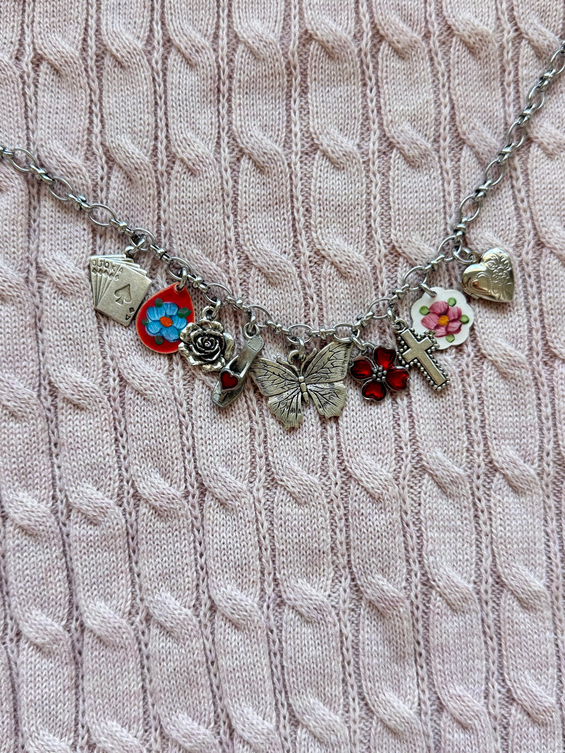 Romantic antique-style necklace with intricate detailing