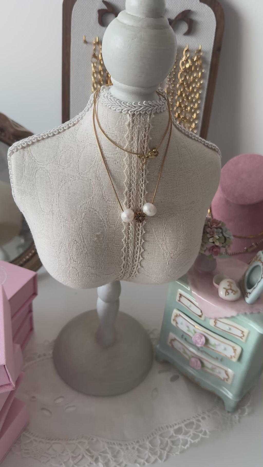 Valentina Pearl Fleur Necklace