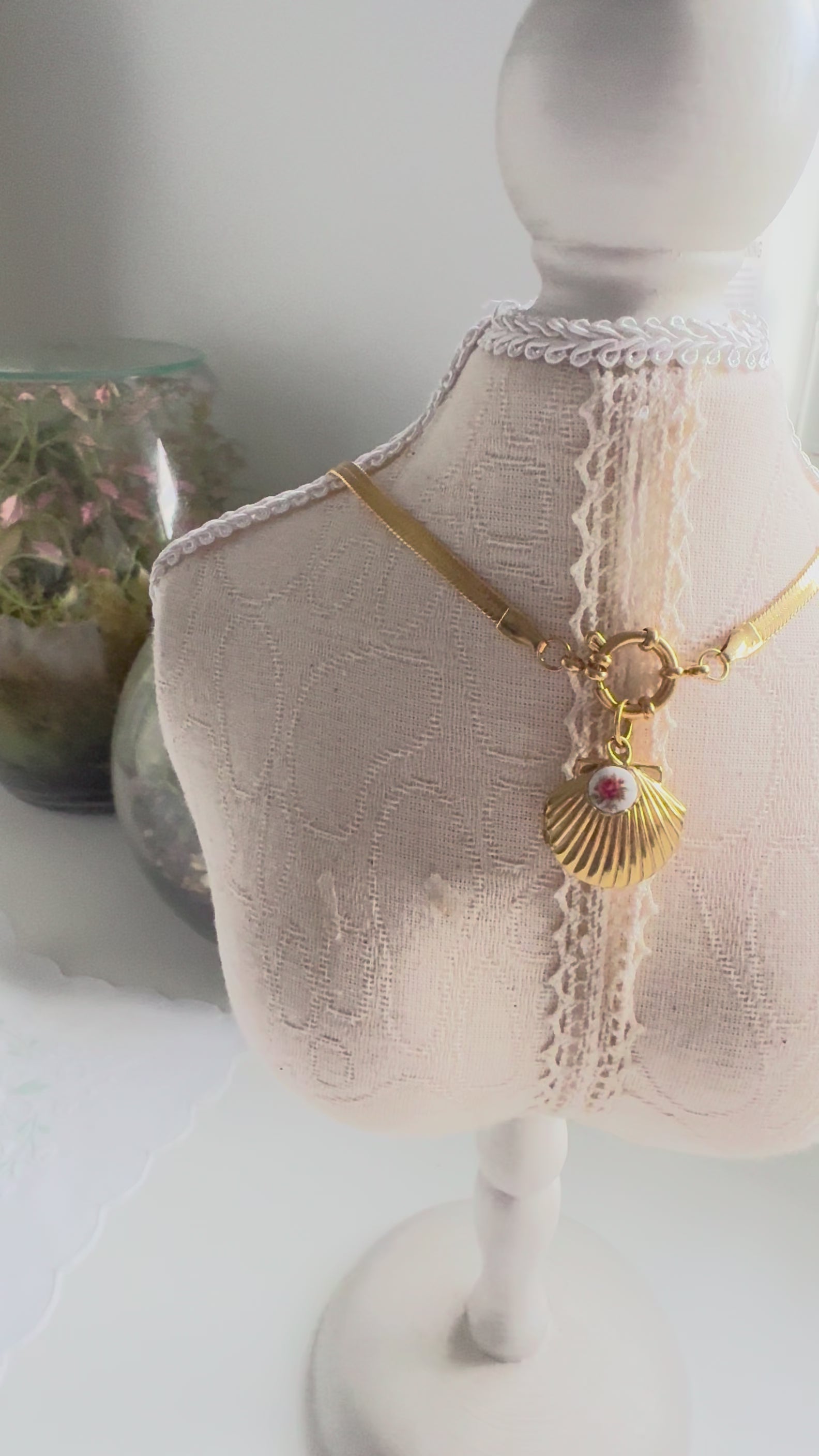 Coquille D’Or Necklace