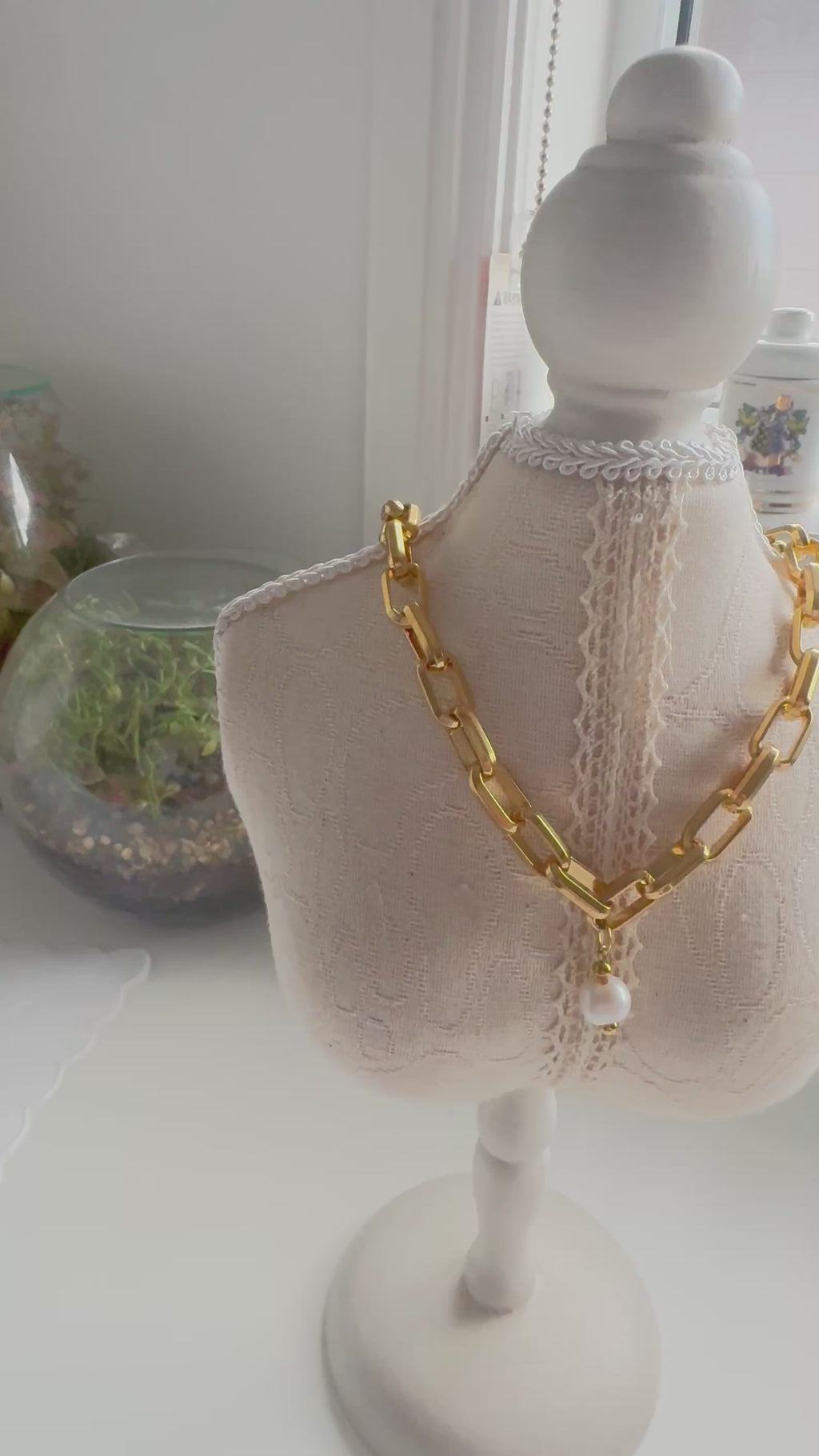 Golden Link Pearl Drop Necklace