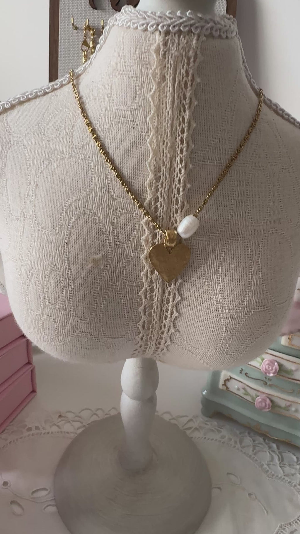 Solea Vintage Heart & Pearl Necklace