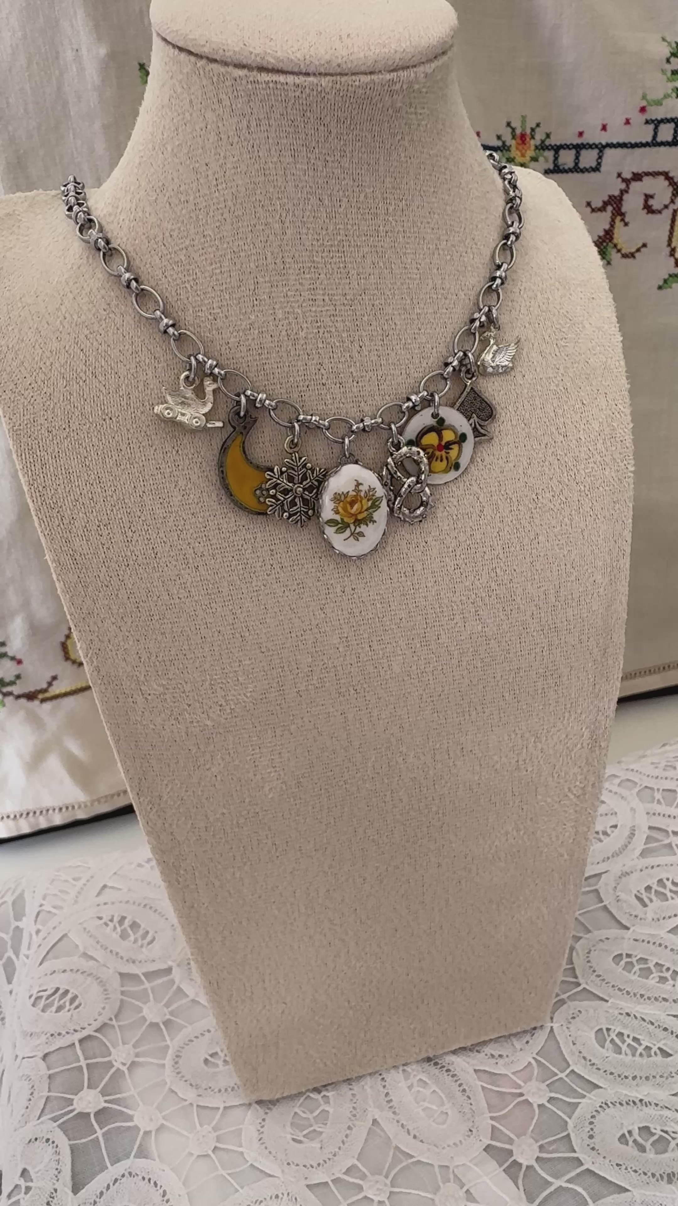 Rêverie Dorée Charm Necklace